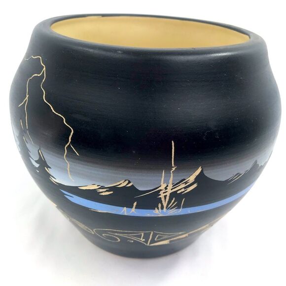 Native American Handcrafted Artist Signed Etched Painted Night Nature Pot 2018 - Picture 8 of 16